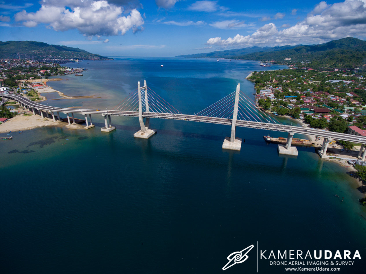 Foto Udara Ambon - Jembatan Merah Putih